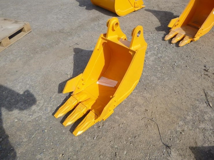 caterpillar-303-image-1