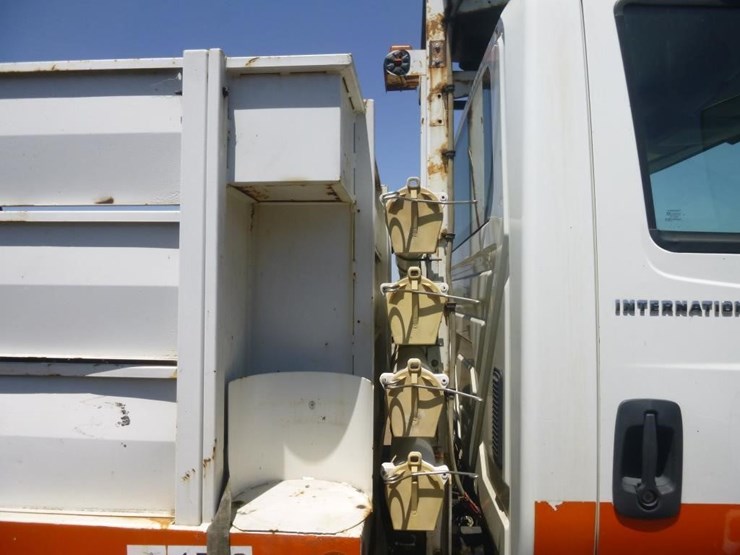 2006-international-durastar-4300-image-25