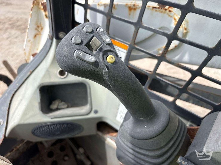 2014-bobcat-t590-image-23