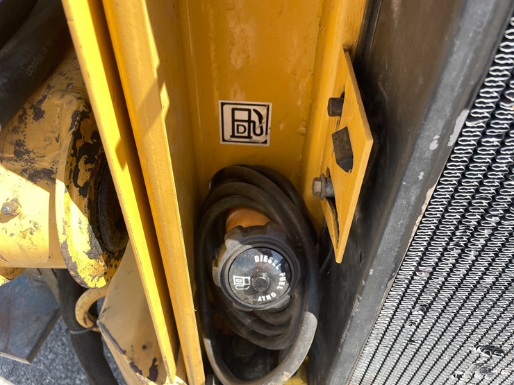 #1512-•-new-holland-skid-steer-(of)-image-30