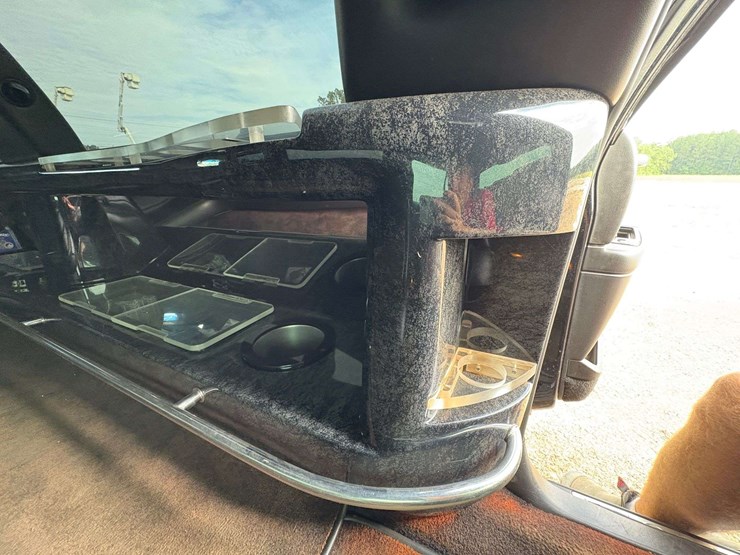 2008-lincoln-town-car-limousine-(86,235-miles)-image-21