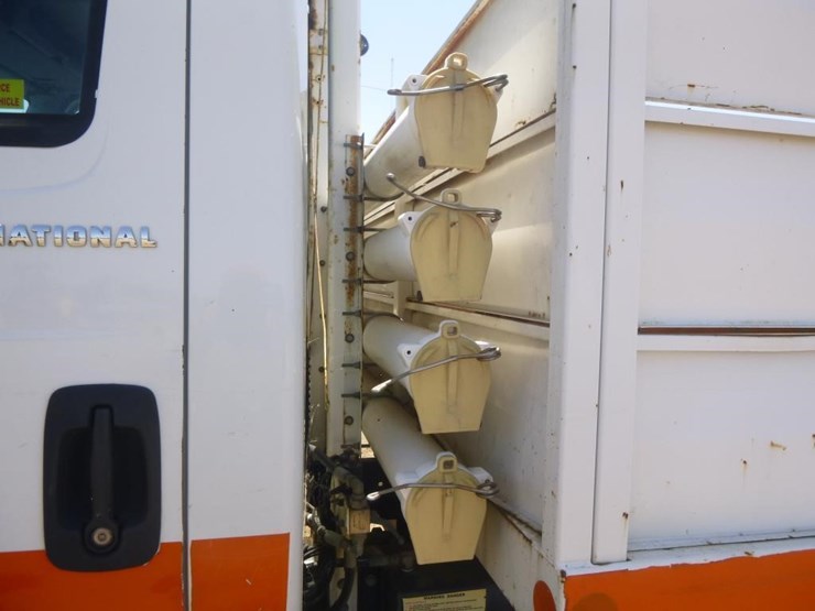 2006-international-durastar-4300-image-17