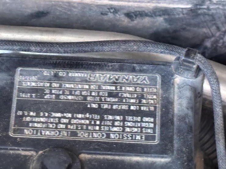 2018-deere-323e-image-38