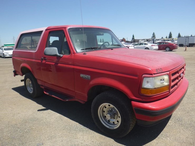 1995-ford-bronco-image-2