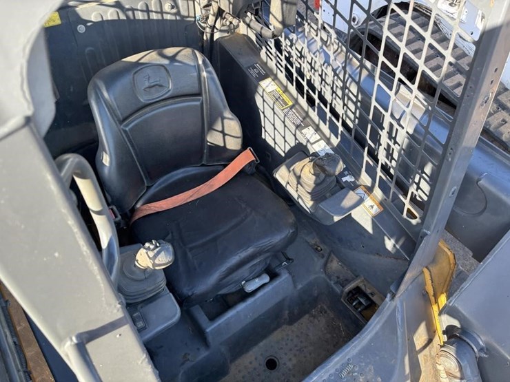 2018-deere-323e-image-20