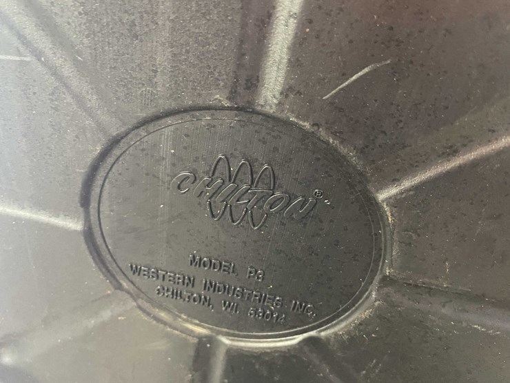 #2716-•-(2)-oil-drain-pans-(cw)-image-10