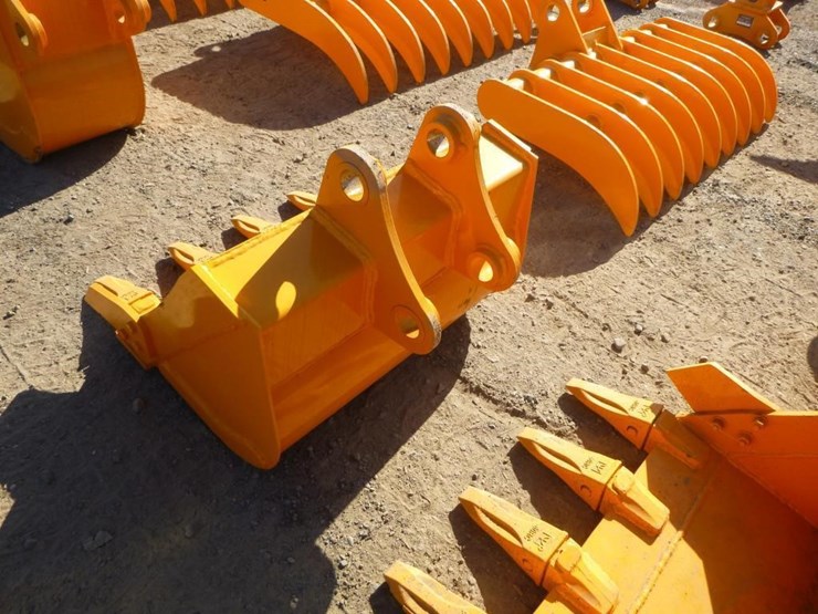 caterpillar-303-image-4
