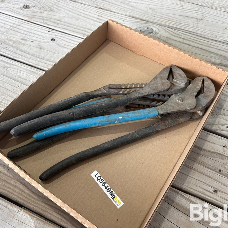 Pliers