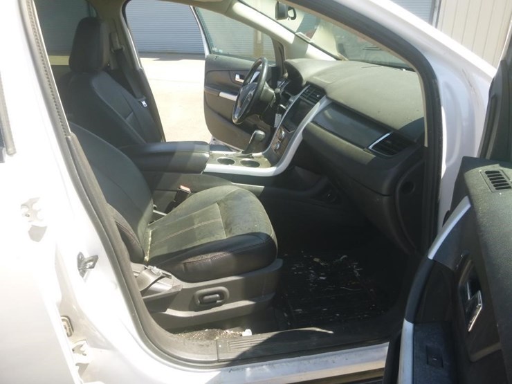 2011-ford-edge-image-8