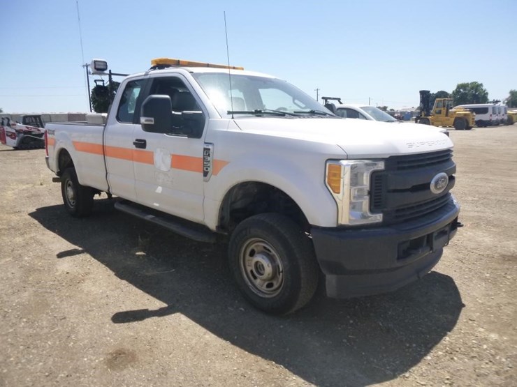 2017-ford-f350-image-3