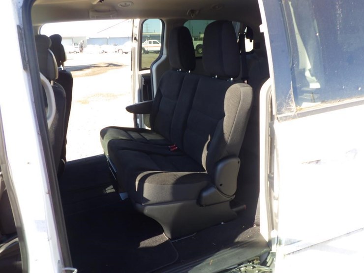 2017-dodge-grand-caravan-image-8