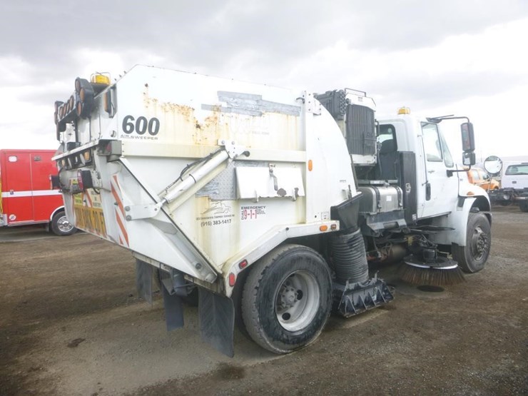 2014-international-4300-image-2