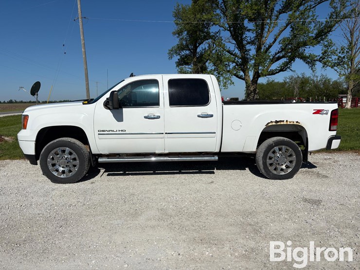 2012-gmc-2500hd-image-8