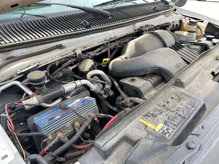 2010-ford-e350-image-8