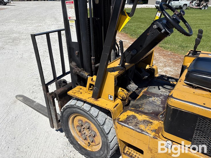 caterpillar-v40e-image-11