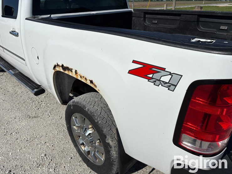 2012-gmc-2500hd-image-10