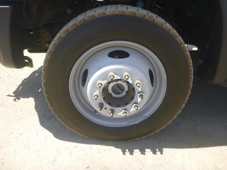 2013-ford-f550-image-29