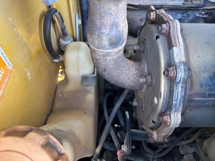 2018-deere-323e-image-35
