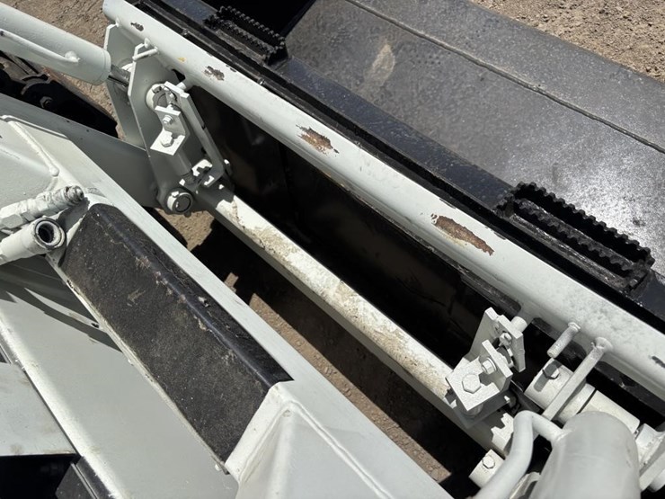bobcat-725-image-11