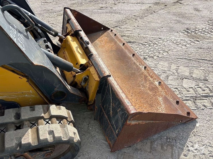2020-deere-325g-image-8