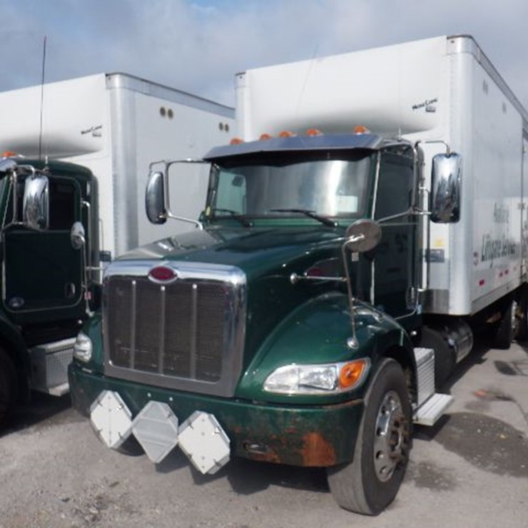 2018 PETERBILT 348