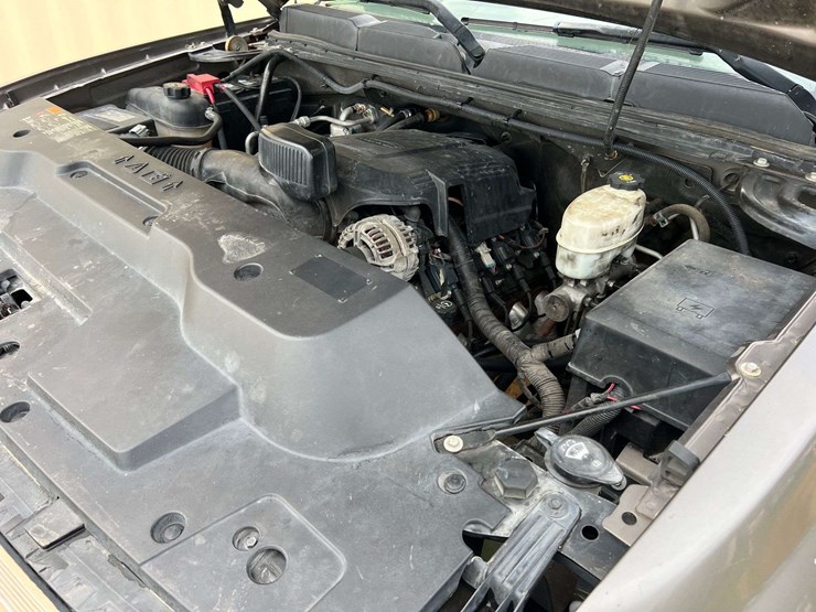 2012-chevrolet-silverado-2500hd-lt-image-18