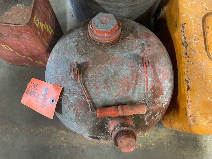 #2755-•-(3)-vintage-gas-cans-and-toolbox-(pr11)-image-6