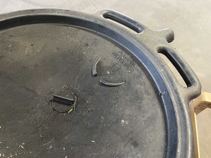 #2716-•-(2)-oil-drain-pans-(cw)-image-7