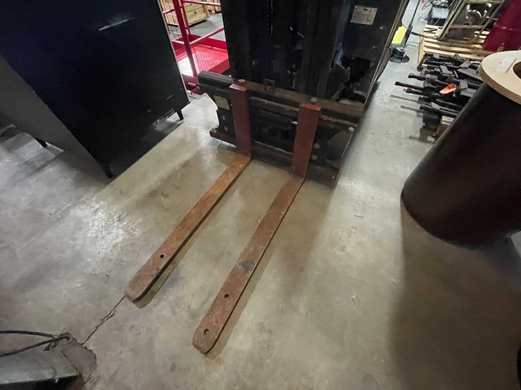 #1501-•-yale-3000lb-capacity-forklift-(wall-e)-image-2