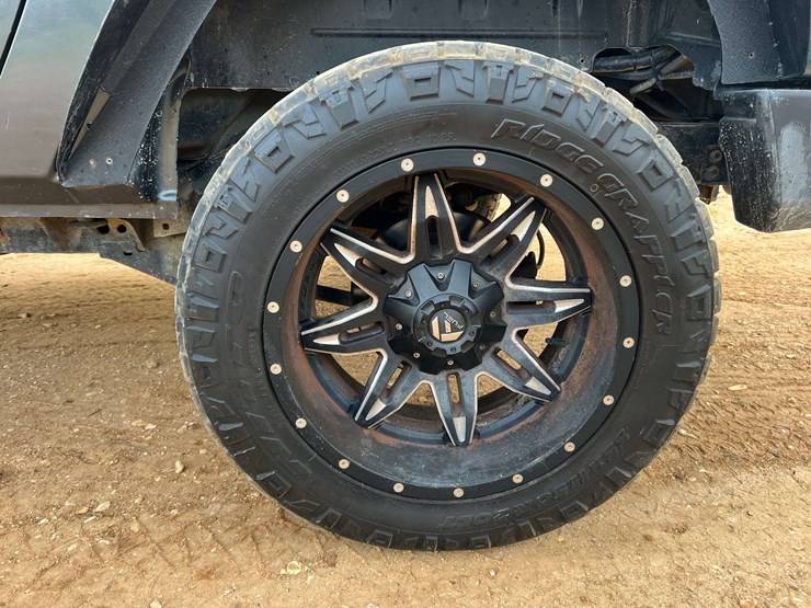 2010-jeep-wrangler-sport-image-15