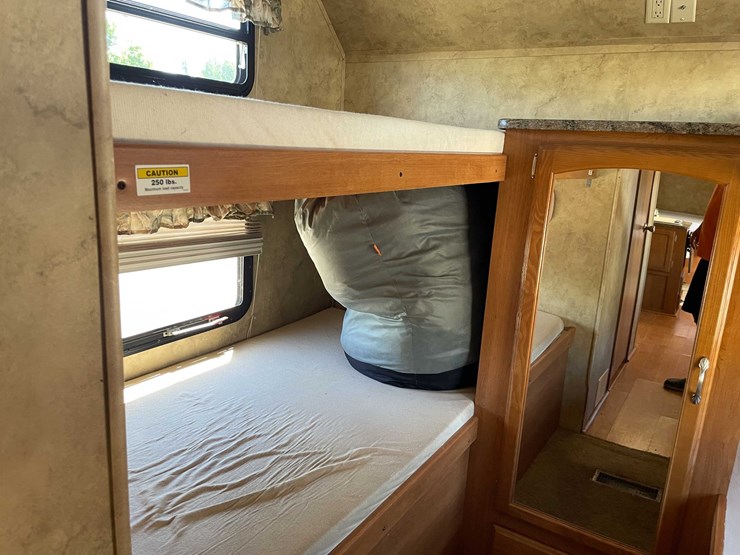 #1515-•-2008-keystone-travel-trailer-(wi-title)-(of)-image-88