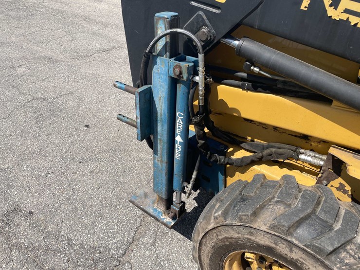 #1512-•-new-holland-skid-steer-(of)-image-26