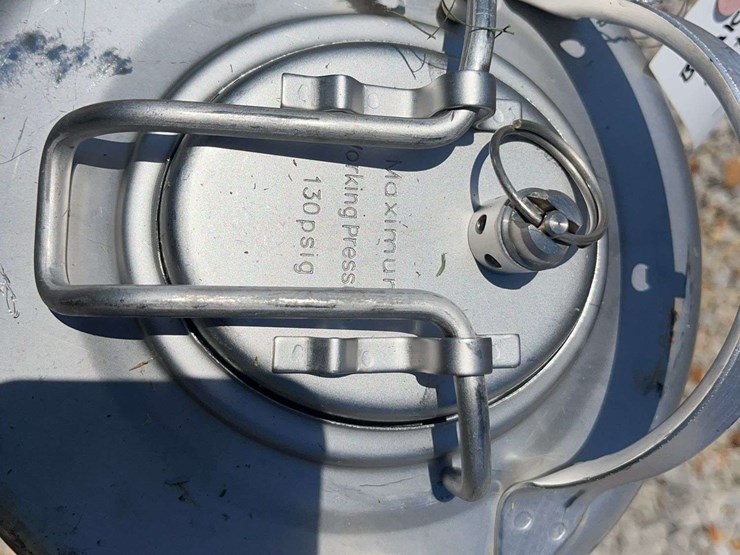 (2)-stainless-industrial-chemical-sprayers-image-6