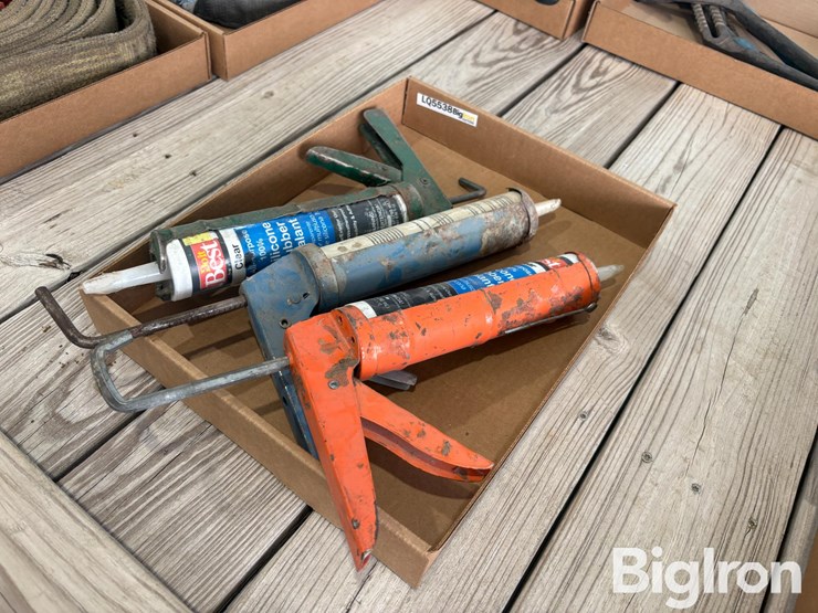 caulk-guns-image-3