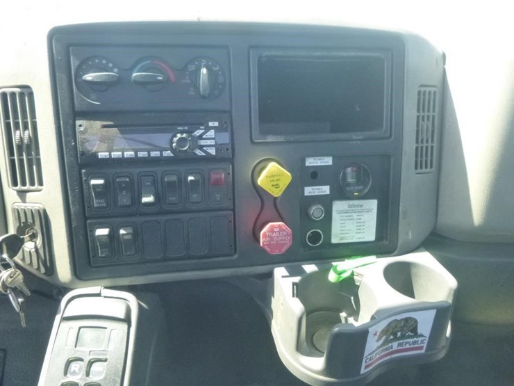 2009-international-durastar-4400-image-11