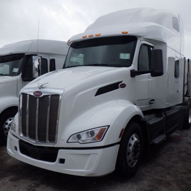2023 PETERBILT 579
