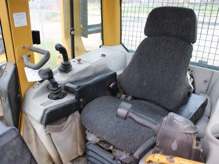 caterpillar-d6n-image-13