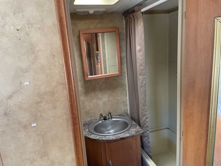 #1515-•-2008-keystone-travel-trailer-(wi-title)-(of)-image-82