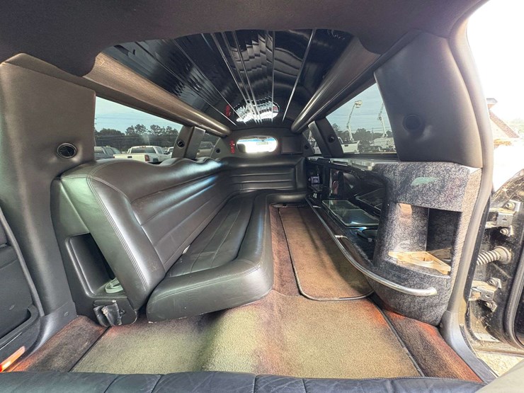 2008-lincoln-town-car-limousine-(86,235-miles)-image-20