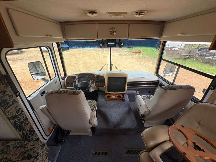 1999-allegro-bay-32'-motorhome-(62,037-miles)-image-11