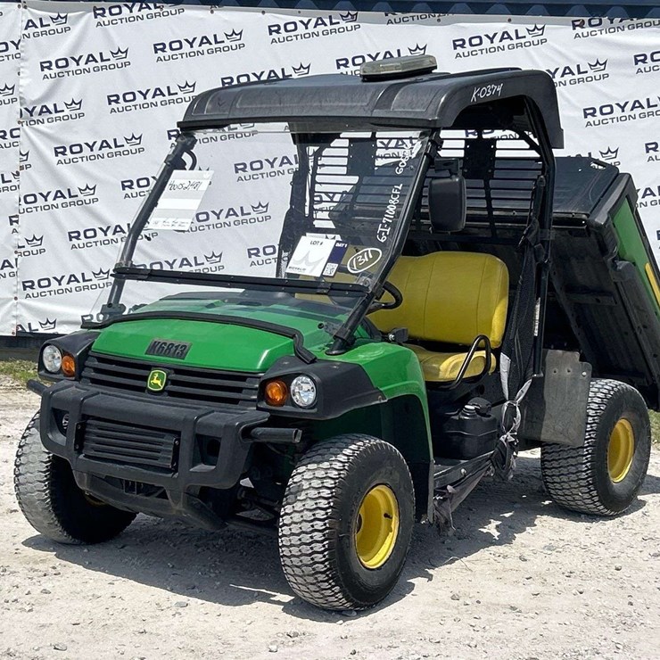 JOHN DEERE GATOR