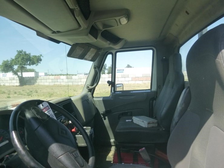2009-international-durastar-4400-image-8