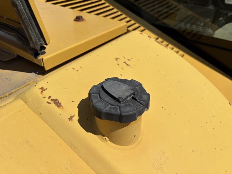 2015-caterpillar-308e2-cr-image-46