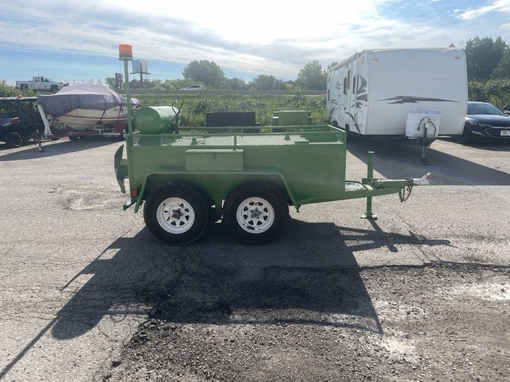 #1504-•-475-gallon-tanker-utility-trailer-(of)-image-4