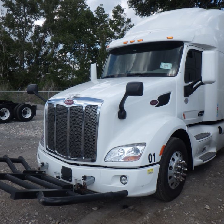 2022 PETERBILT 579