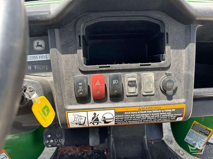 john-deere-gator-image-14