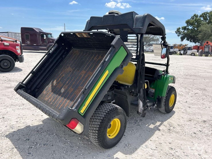 john-deere-gator-image-3