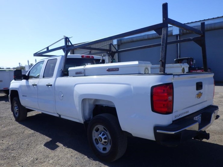 2017-chevrolet-2500hd-image-4