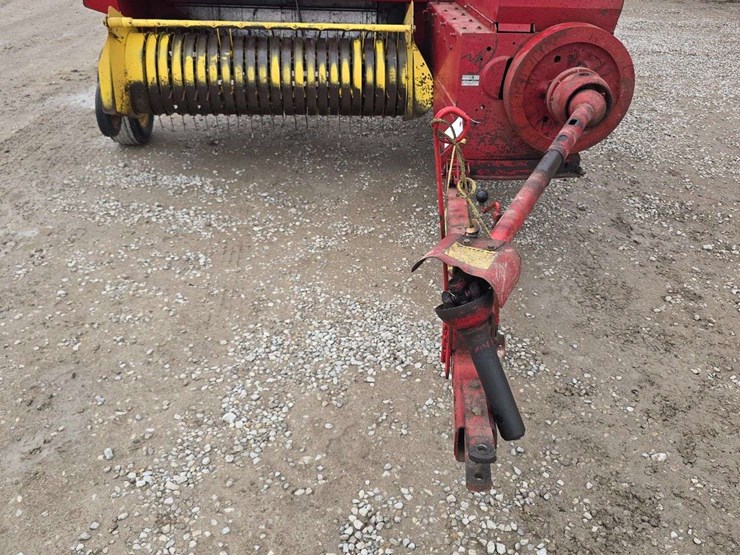 2025-new-holland-315-image-2