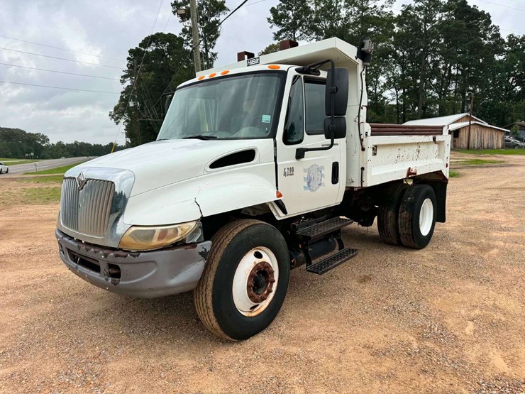 2006-international-durastar-4200-image-3
